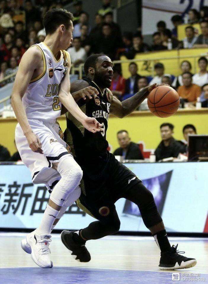 开云体育中国官方入口-斯图加特发布备战花絮；清晨完成体检；CBA季后赛任务艰巨；更衣室氛围转暖